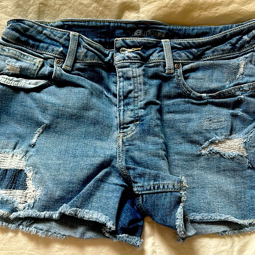 Maurice’s distressed jeans, low-rise size 9/10. Great condition.